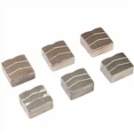 Segmen Berlian M Bentuk Kerucut